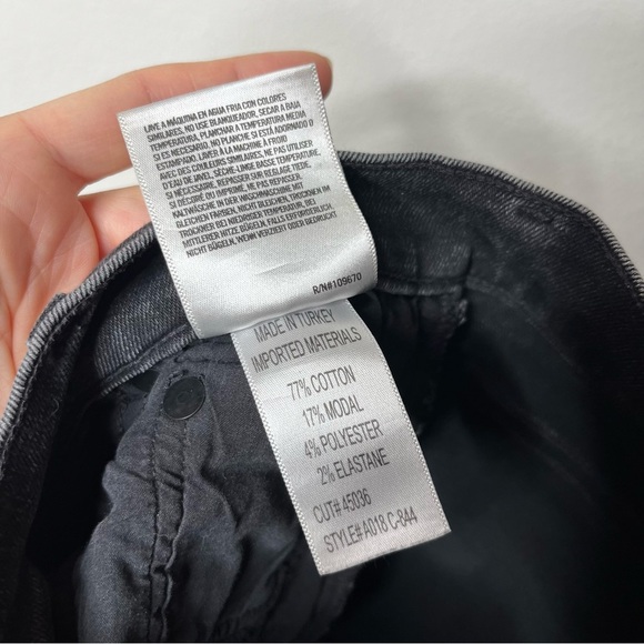 AGOLDE Sophie High Rise Crop in Temple Black Distressed Size 24 - Picture 12 of 12